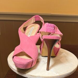 DVF Diane von Furstenberg Zia Pink Suede Platform Heels - NWOT sz9 5” Retro 70s